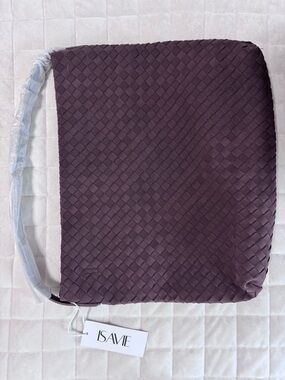 ISAVE Woven Shoulder Bag in Deep Plum